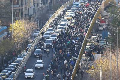 Minst seks skal være drept i nye protester i Iran