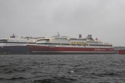 Ber folk holde seg inne