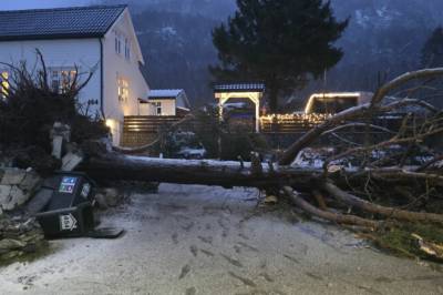 Vil ha debatt om strømnettet etter uvær