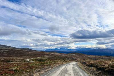 Elsyklister tvinges tilbake på asfalten i villreinkommunene