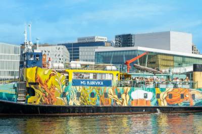 Selger ferje for millionsum