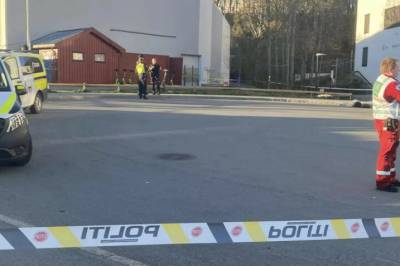 Mann i 20-åra kritisk skadd etter skyting