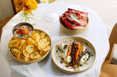 Trang bar i trange tider