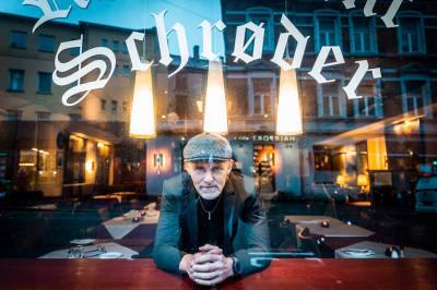 Jo Nesbø avslører ny Harry Hole-bok: - Må for guds skyld ikke bremse opp farten