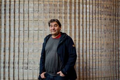 Tar oppgjør med oppdrettsnæringen: – Fristelser uten kontroll