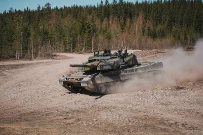 Høytidelig velkomst for Forsvarets første nye stridsvogn