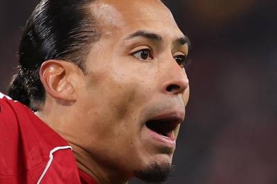 Absurd van Dijk-hands ble starten på nok en Liverpool-fiasko på Anfield