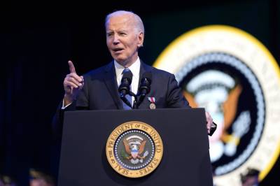 Biden om Dolly Parton: – En inspirasjon for millioner
