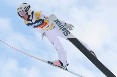 Nika Prevc satte mektig verdensrekord i skiflyging for kvinner