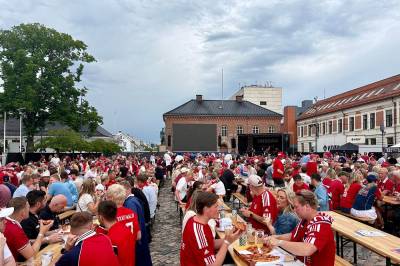 Tusenvis samles til VM-kamp og Palmesus. Dette sier meteoro­logene om uværet.