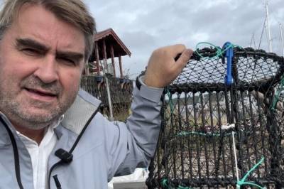 Sigbjørn på hummerfiske