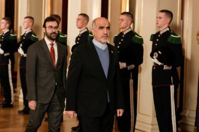 Reagerer på bildene fra Slottet: – Sender et farlig signal