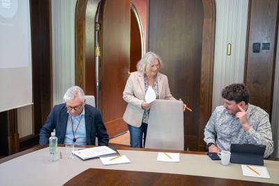 – Kan vi ta bort telefonen fra alle ansatte? Det er ganske dramatisk.