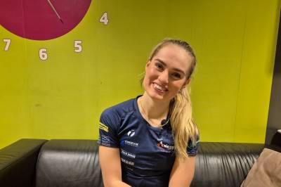 Karoline (24) fikk magesår etter dødsfall – har meldt seg på i OL-kampen på overtid