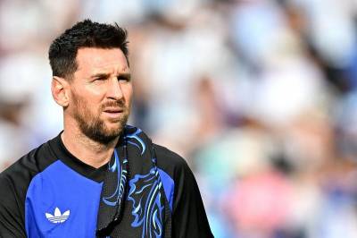 Lover Messi på banen i natt