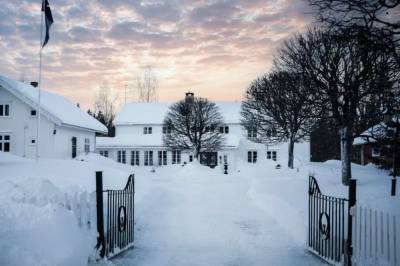 Antler-topp og forvalter kjøper hestegård fra eiendomsmilliardær