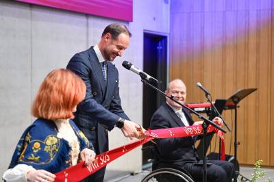 For 12 dager siden åpnet kronprinsen nytt sykehus i Stavanger. Nå må vegger rives. 