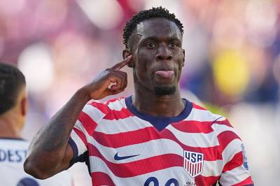 Rødt kort og frisparkperle da USA sendte Bosnia hjem fra VM