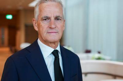 Direkte:  Statsministeren holder tale etter kong Haralds bortgang