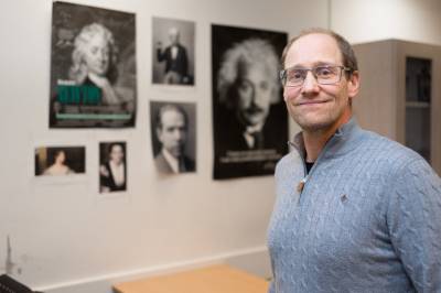 Dag Ivar kåra til landets beste mattelærar – slik motiverer han elevane sine