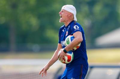 Solbakken svarer på kritikken