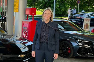 Listhaug overrasket: Kjøpte ny luksusbil