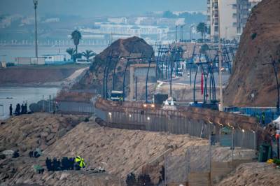 Hundrevis av migranter stanset ved Ceuta