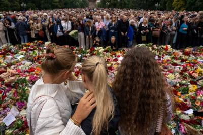 Sørger sammen: Færre ber om hjelp