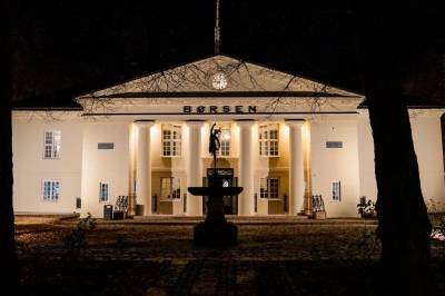 Som å titte ned i et gapende, sort hull