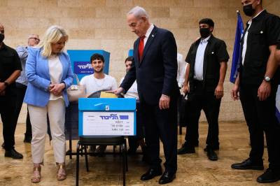 Netanyahu får sterk kritikk etter avsløring om at Israel ble varslet før Hamas-angrepet i 2023