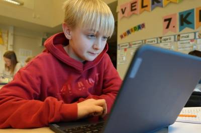 Full skjermstopp etter minister-brev: – Ansvarsfraskrivelse, mener foreldre