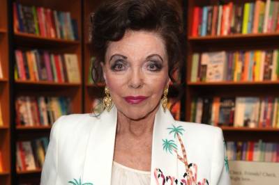 Joan Collins (92): – Tror ikke på sprøyter og sånn
