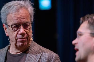 Skarpe karakteristikker i opphetet debatt mellom Øysten Olsen og Martin Bech Holt: – Skammelig