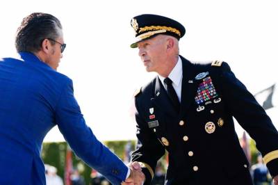 Sinne i det amerikanske forsvaret etter at hærsjefen blei sparka