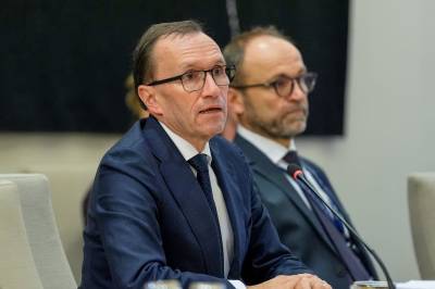 Eide: – Inntrykket av at man utnevner venner i UD, stemmer ikke