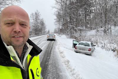 Kvinne kjørte av veien - Vedum hjalp til