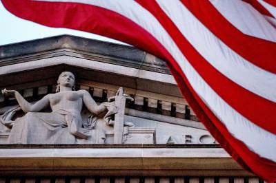 Trump-administrasjonen godtar stans av milliardfond