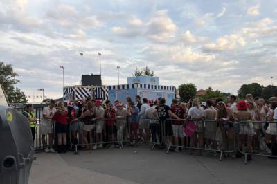 Lange køer på festival: – Vil helst se kampen