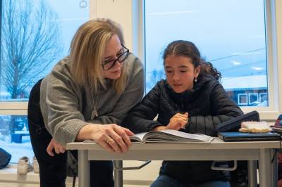 Trur lærarkutt vil gi mindre læring – forsking peikar i motsett retning