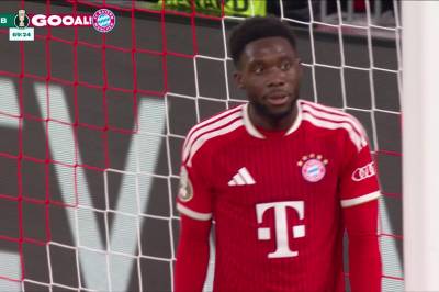 Alphonso Davies setter 4-1 mot 1. FC Magdeburg