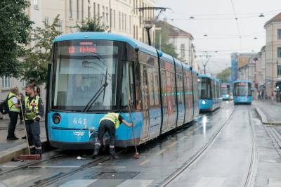 Kollisjon mellom trikk og bil i Oslo – fører til forsinkelser