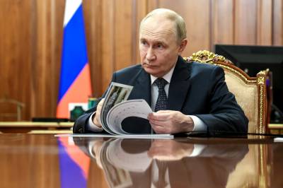 Bloomberg: - USA forbereder nye Russland-sanksjoner hvis Putin avviser fredsavtale