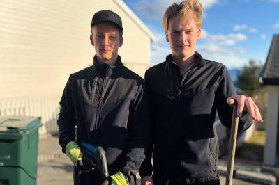 width=device-width, initial-scale=1, viewport-fit=cover