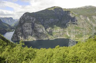 Ny strømkabel straks ferdig: Vil gi mye høyere pris til vinteren