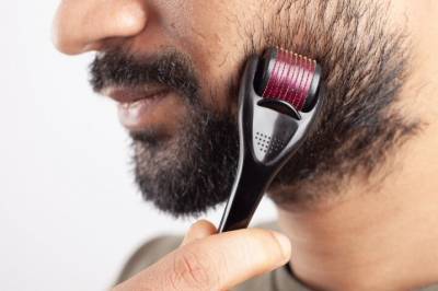 Microneedling: Kan bitte små nåler forhindre hårtap og gi et flott skjegg?