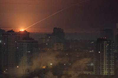 Zelenskyj: Russland angrep Ukraina med mange missiler og over 300 droner