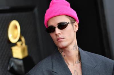 Justin Bieber slipper nytt album fredag 