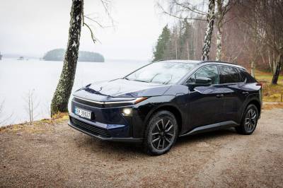 Toyotas nye bZ4X er nydelig å kjøre