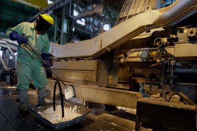 Iran varsler angrep mot stålverk og aluminiumsfabrikker