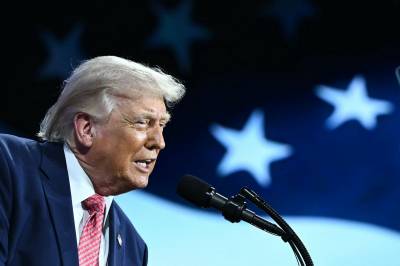 Donald Trump varsler toll på 50 prosent mot land som leverer våpen til Iran